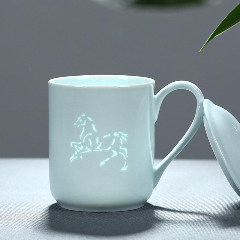 景德镇玲珑瓷茶杯创意生肖陶瓷水杯带盖子办公室泡茶杯个性情侣杯