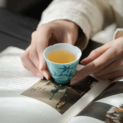 明知山志 松石绿花口品茗杯 陶瓷手绘青花文人器喝茶杯 家用茶杯