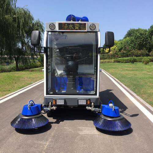 驾驶式电动扫地车C4款300斤大容量水箱LED手机蓝牙设定屏幕