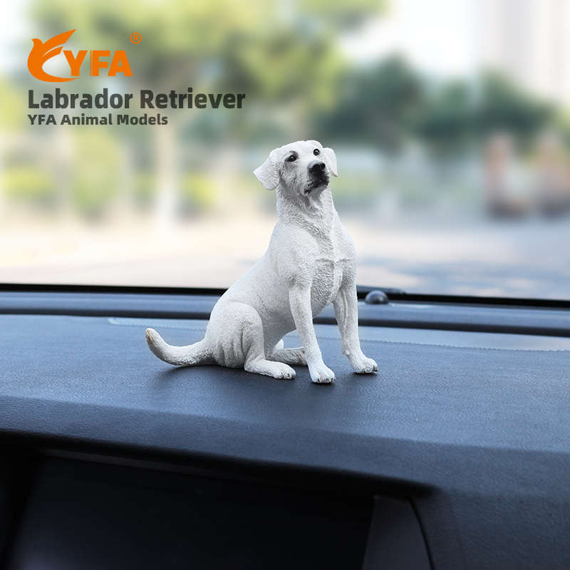 厂家直供仿真动物拉布拉多犬狗模型车载摆件树脂工艺品