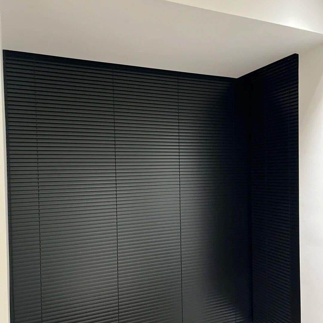 厂字黑色百叶窗帘L型pvc防窥拉珠升降浴室厨房阳台办公室高端定制