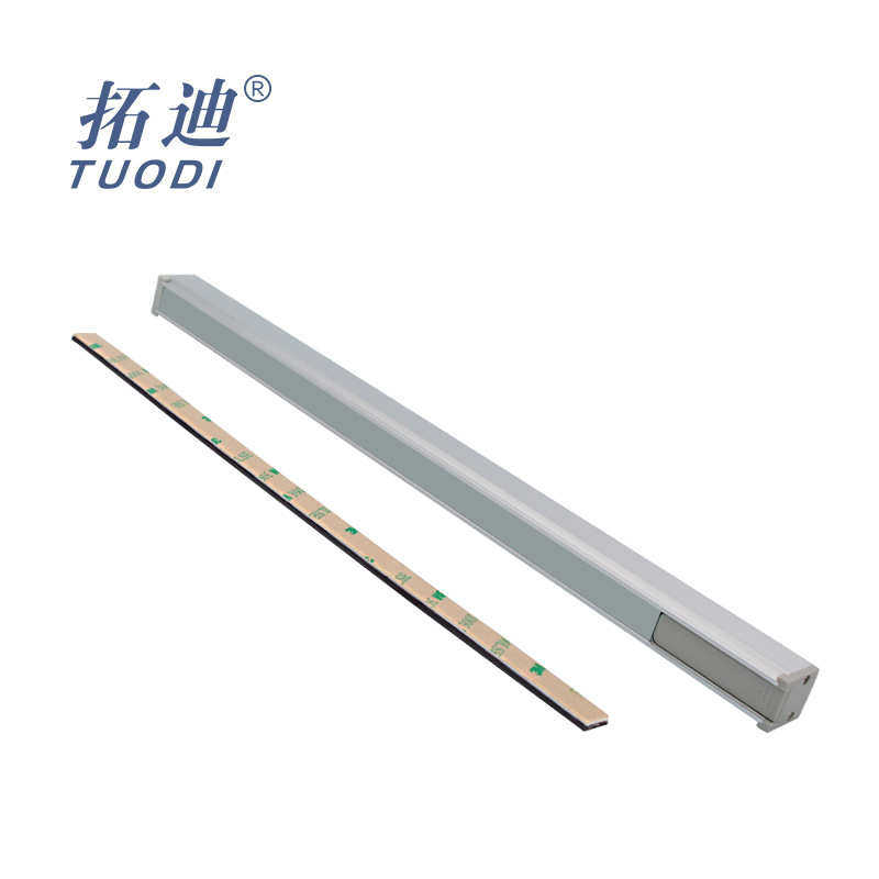 LED长条橱柜灯 家用衣柜自动感应灯磁吸充电式小夜灯磁条安装