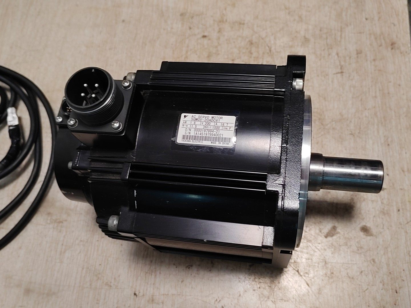 安川伺服电机，型号SGMGV-20ADC61，1.8kw，功