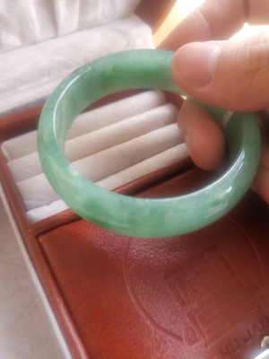 如何评价正玉堂天然玉镯子怎么样，到底是不真假，还是水货？