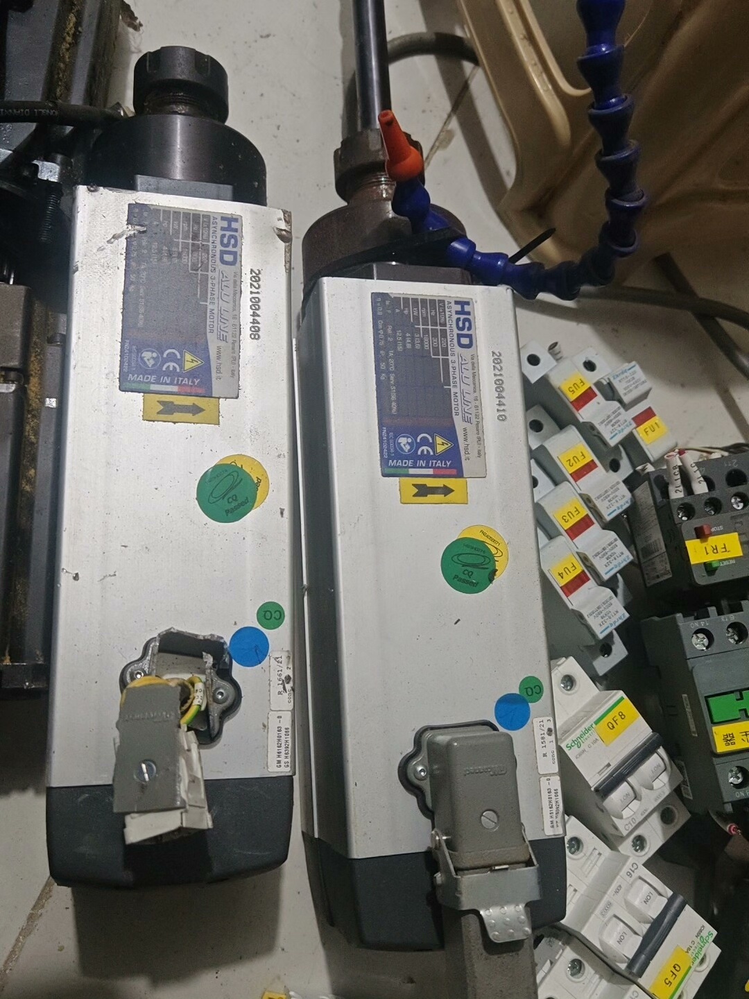 HSD主轴电机拆机功能正常 有一个电机接头被砸烂 3KW一共