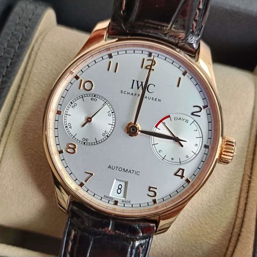 IWC万国表葡萄牙系列七日动储98新18K金自动机械42mm男表IW500701