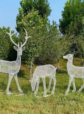 不锈钢编织鹿雕塑镂空发光网方格鹿动物金属抽象大型户外景观摆件