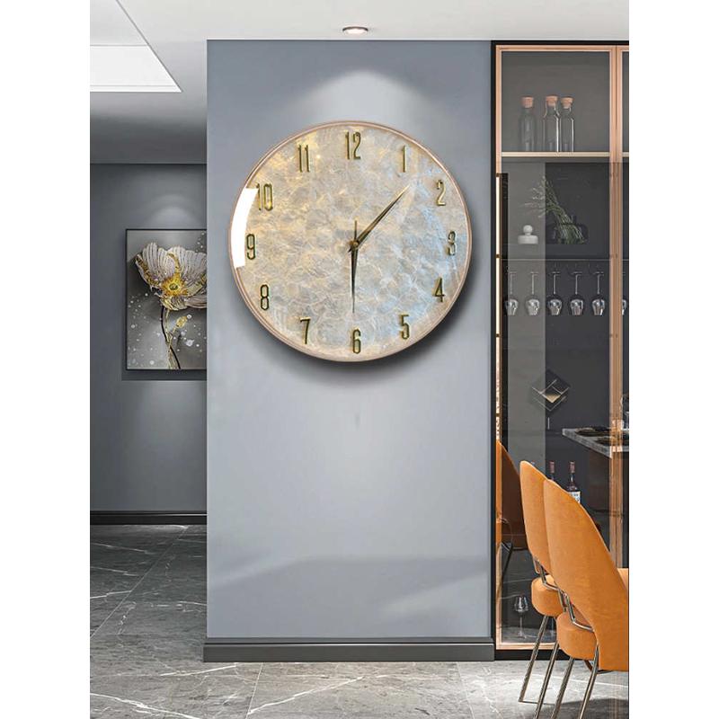 轻奢贝壳挂钟2024新款挂表客厅家用钟表现代简约创意大气挂墙时钟