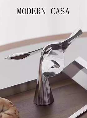 平衡鹰飞鸟开瓶器摆件重力鸟不倒翁家用客厅餐边柜桌面高级装饰品