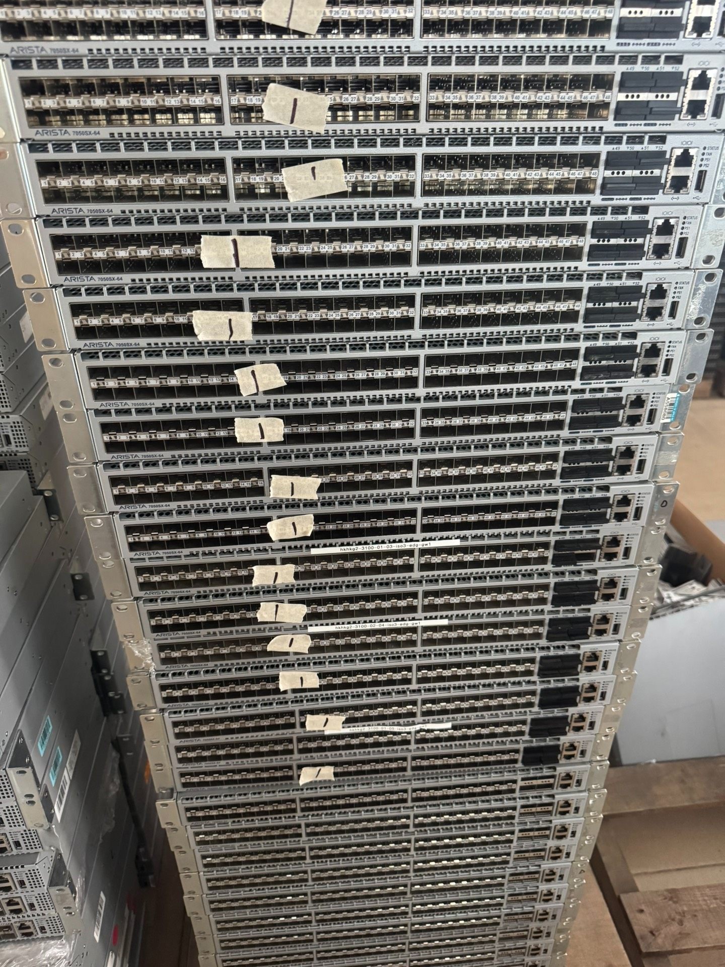 ARISTA DCS-7050SX-64-R/F 48口10