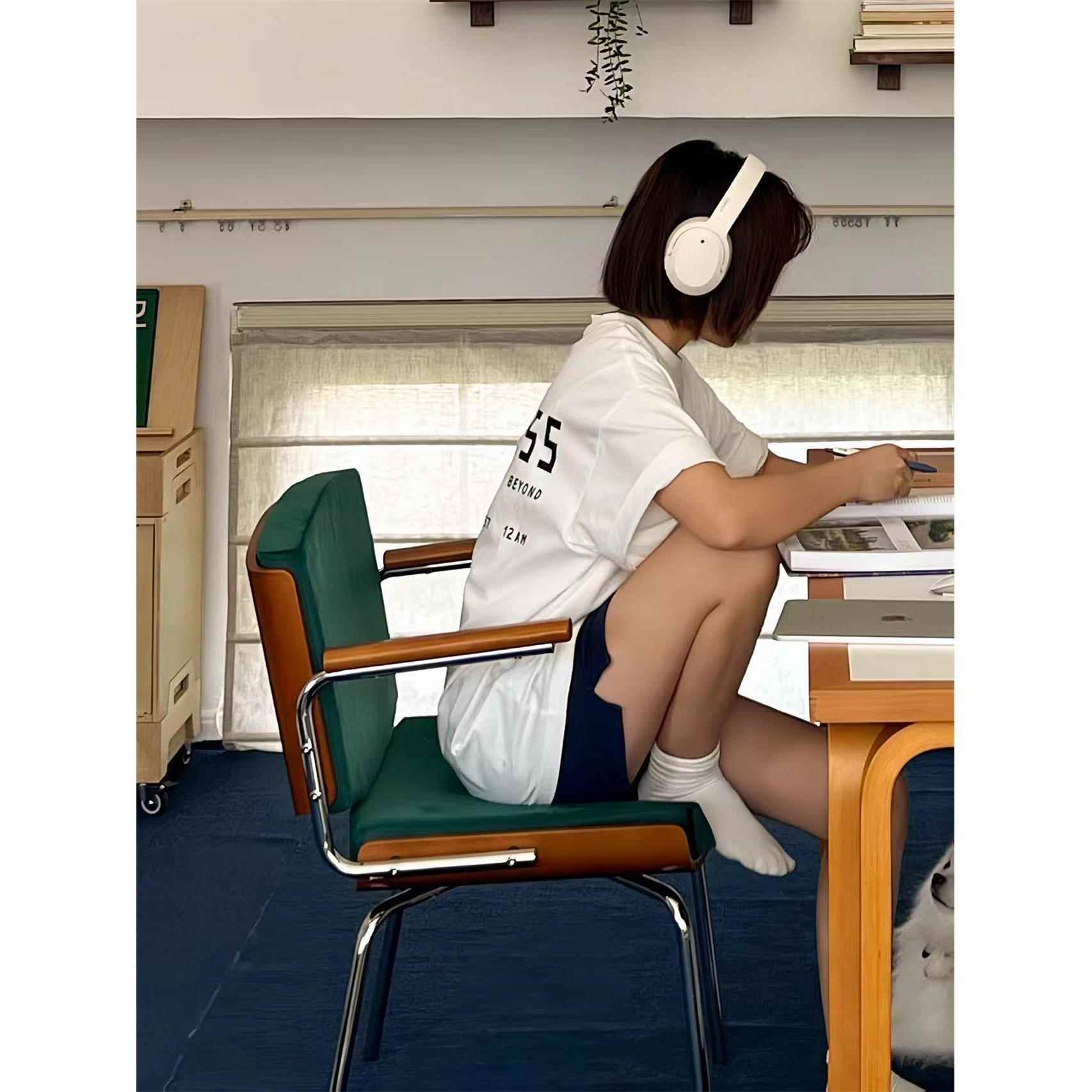 中覆古实木扶手餐椅可悬浮懒人设计师休闲书房办公洽谈单人柏林椅
