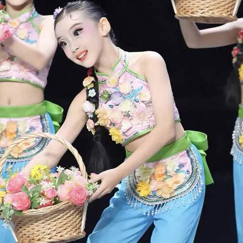 儿童民族舞蹈又见南泥湾幼儿群舞花挑娃娃跳春来秧歌女童古典舞服