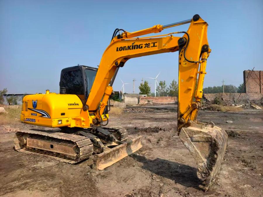 11月25日商丘龙工85挖掘机网络拍卖公告