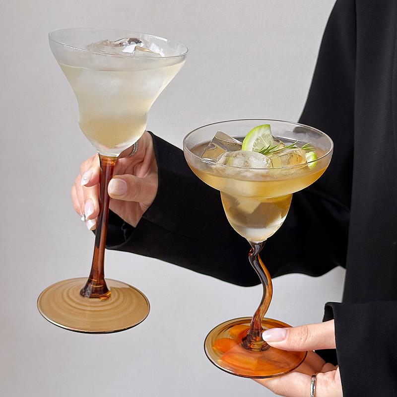 小众ins弯脚咖色高脚杯玛格丽特酒杯香槟杯鸡尾酒杯创意气泡杯子