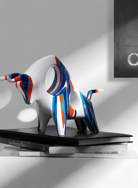 北欧艺术泼彩牛摆件轻奢创意客厅电玄饰视柜样关板间桌面装品UPG