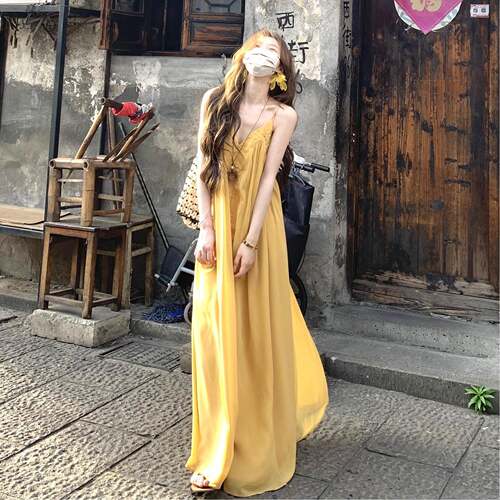 Xxiiuu法式黄色氛围感露背吊带洋装女夏季度假风蕾丝花边长裙子