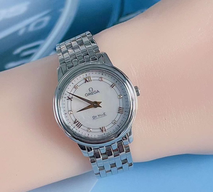 98新27.4mm欧米茄碟飞系列424.10.27.60.55.001贝母白盘石英女表