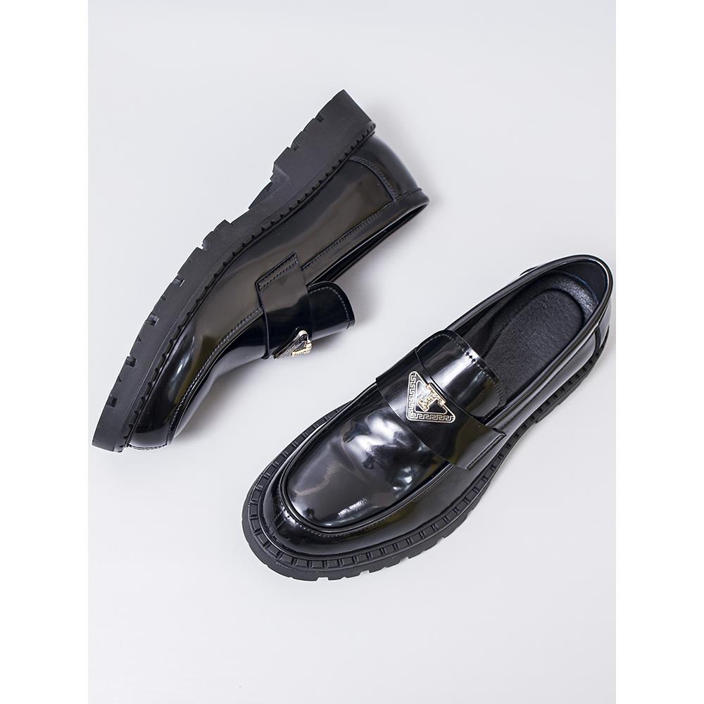 正品春秋季新款亮皮乐鞋男真皮商务装男士皮鞋福皮一正脚漆蹬英伦