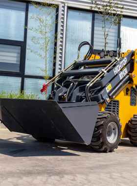 工厂供轮式履带小型应装载机 HT8滑0型迷你型移机 式站立152式滑