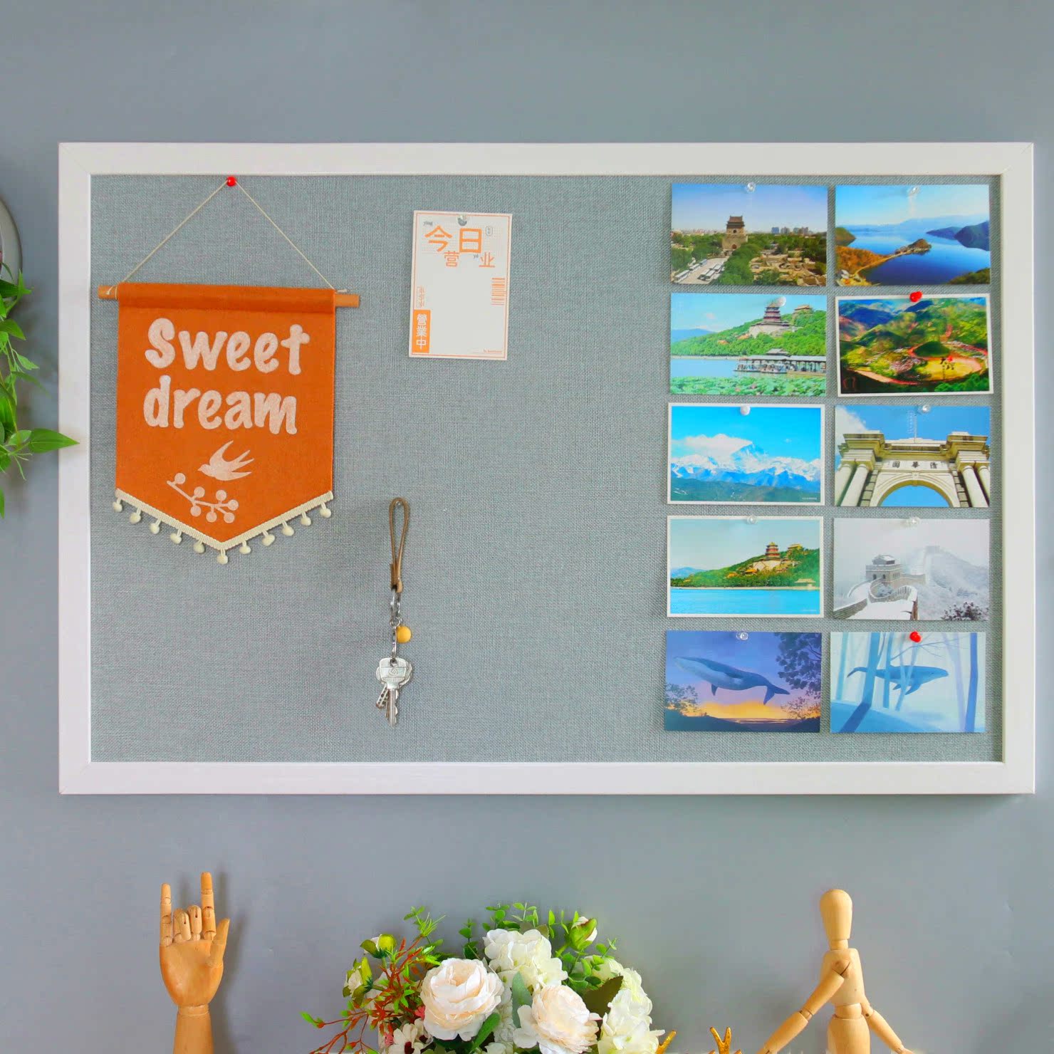 白色边框软木板照片墙浅灰色创意搭配颜色背景墙留言板展示墙定制