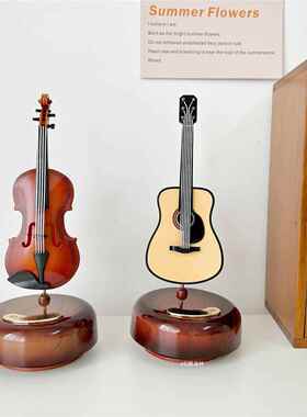 古典管弦乐器吉他大提琴小号留声机音乐盒房间摆件八音盒家居装饰