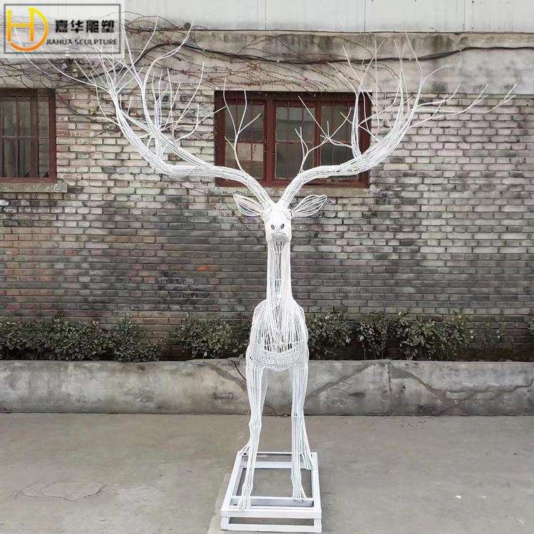 铁艺镂空鹿雕塑户外园林景观售楼盘小区绿地草坪不锈钢梅花鹿摆件
