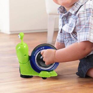 Wagging Nodding Snail Crawling with Lights Baby Toy Gifts