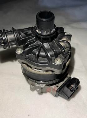 适用奔驰222S320S350S400S500S6365冷却液泵辅助水泵