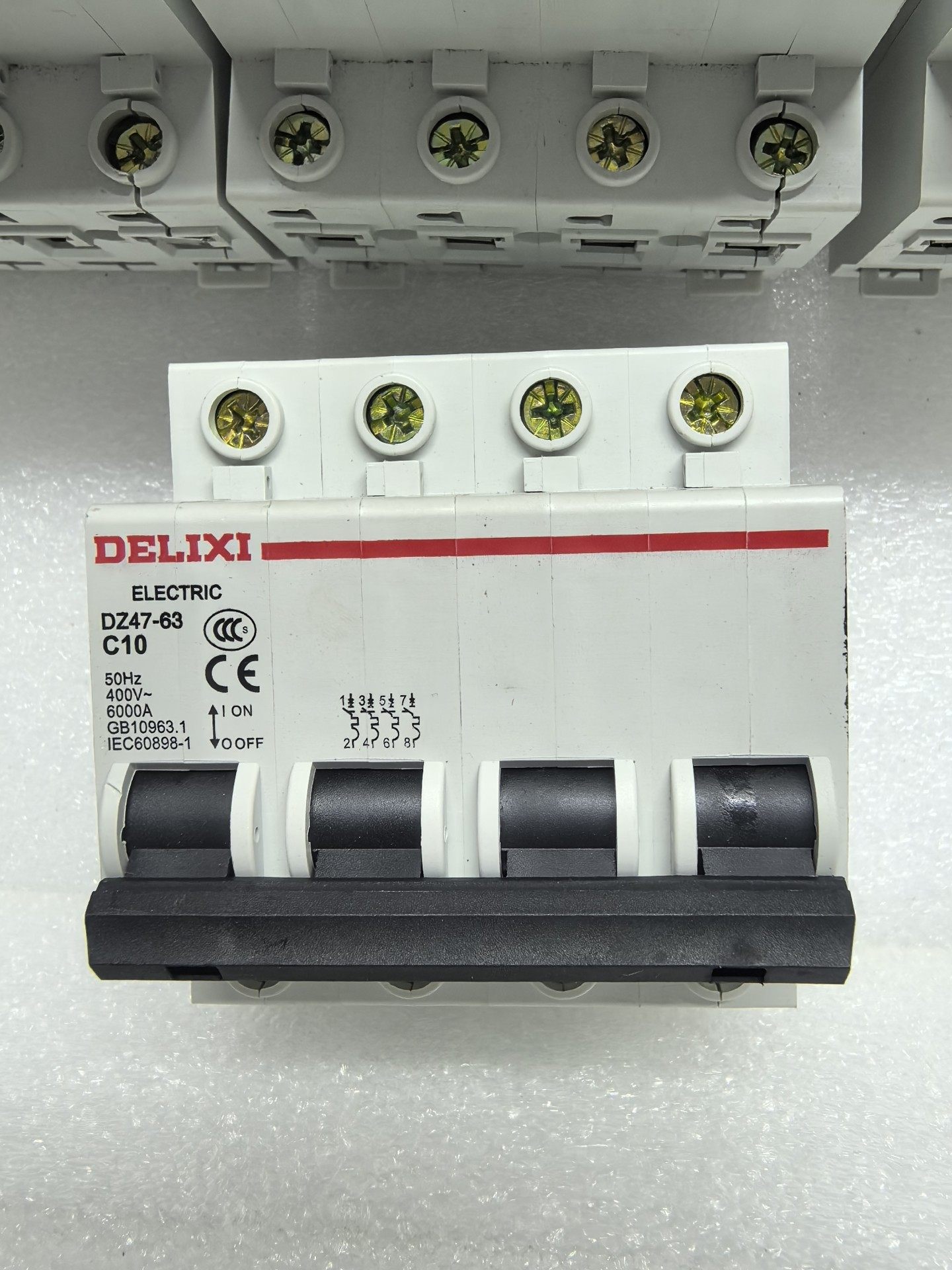 正品德力西DZ47-63 ，4P。小型断路器，数量29个，全