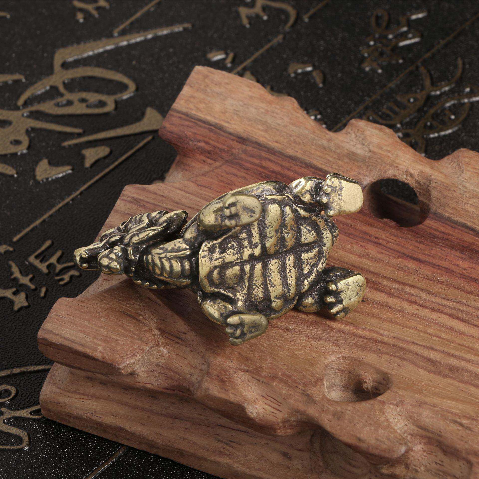 新款直销仿古铜器聚财瑞兽玄武龙龟摆件文镇书桌摆放铜器文玩茶宠