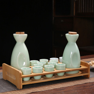 家用白酒分酒器喝酒杯陶瓷青瓷清酒具套装复古风酒壶小酒盅带托盘