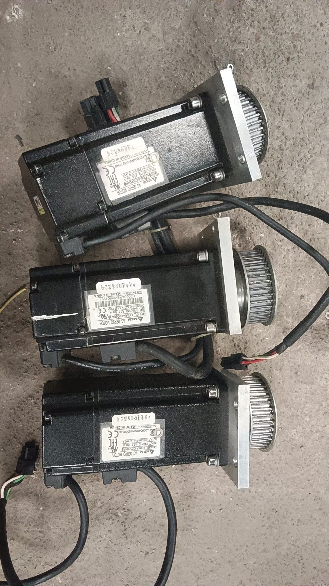 台达伺服电机ECMA-C20604RS，二手拆机现货，共有3