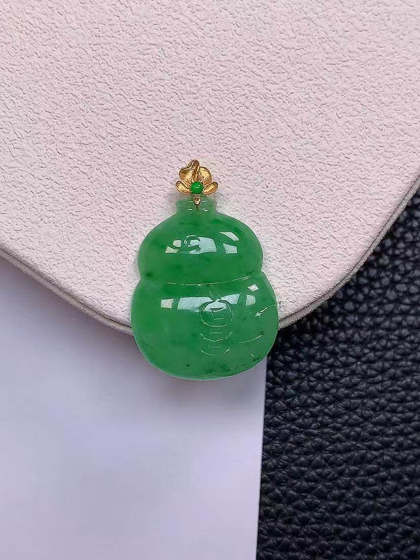 天然真品翡翠正品 水润细腻气质18k金镶嵌冰阳绿满阳色葫芦吊坠