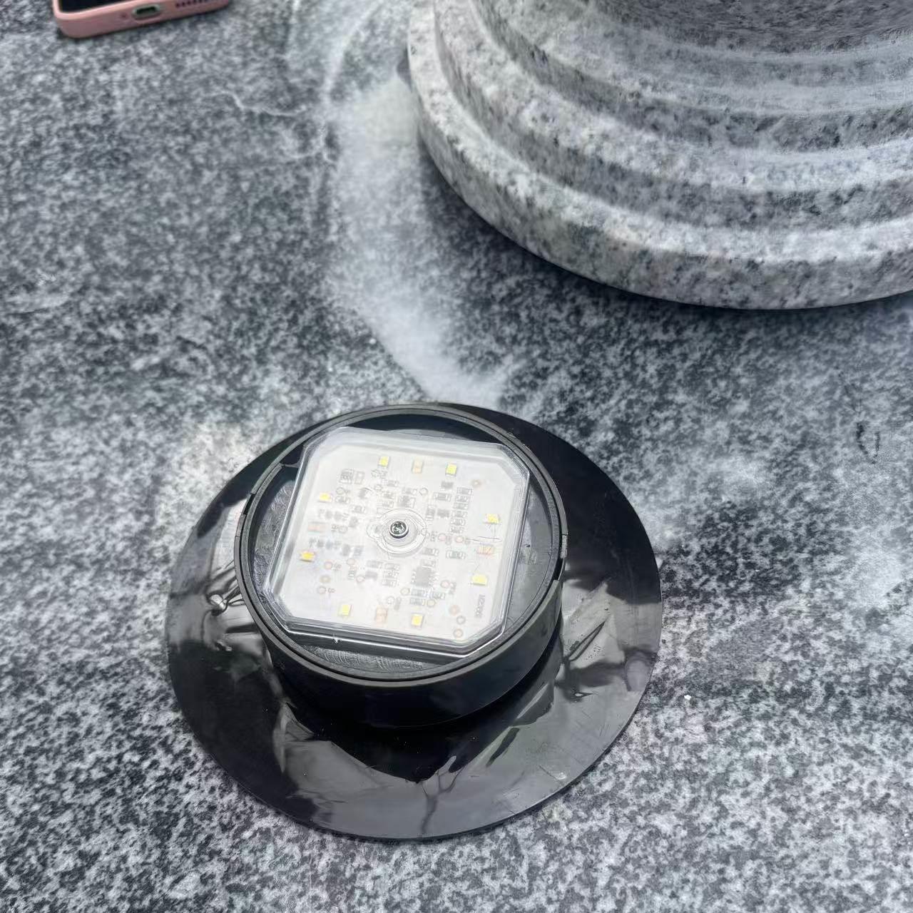 太阳能光伏板充手机电池