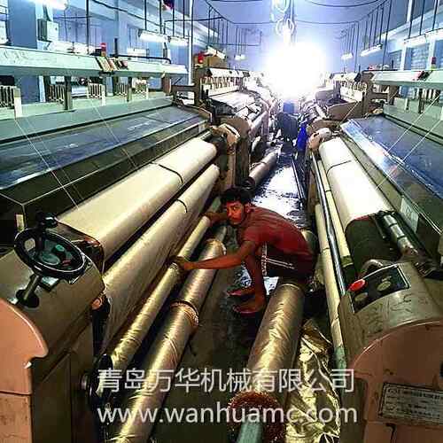 青岛万华机械出口到印度的WH822型高速喷水织机