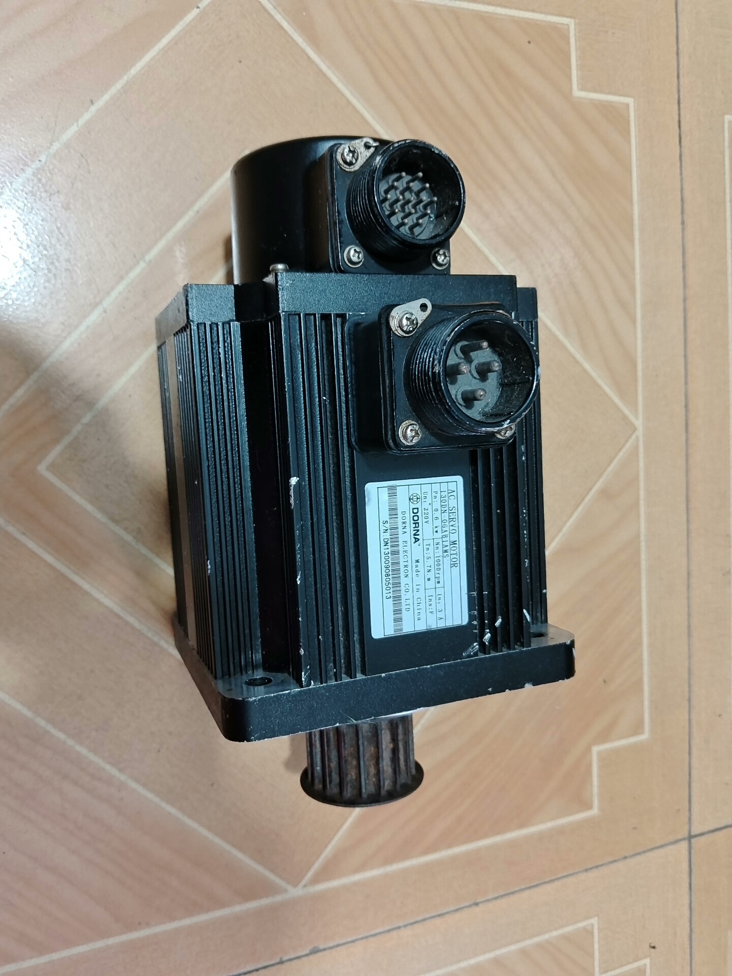 0.6kw东菱伺服电机130DN-O6ABIAMS，功能正常