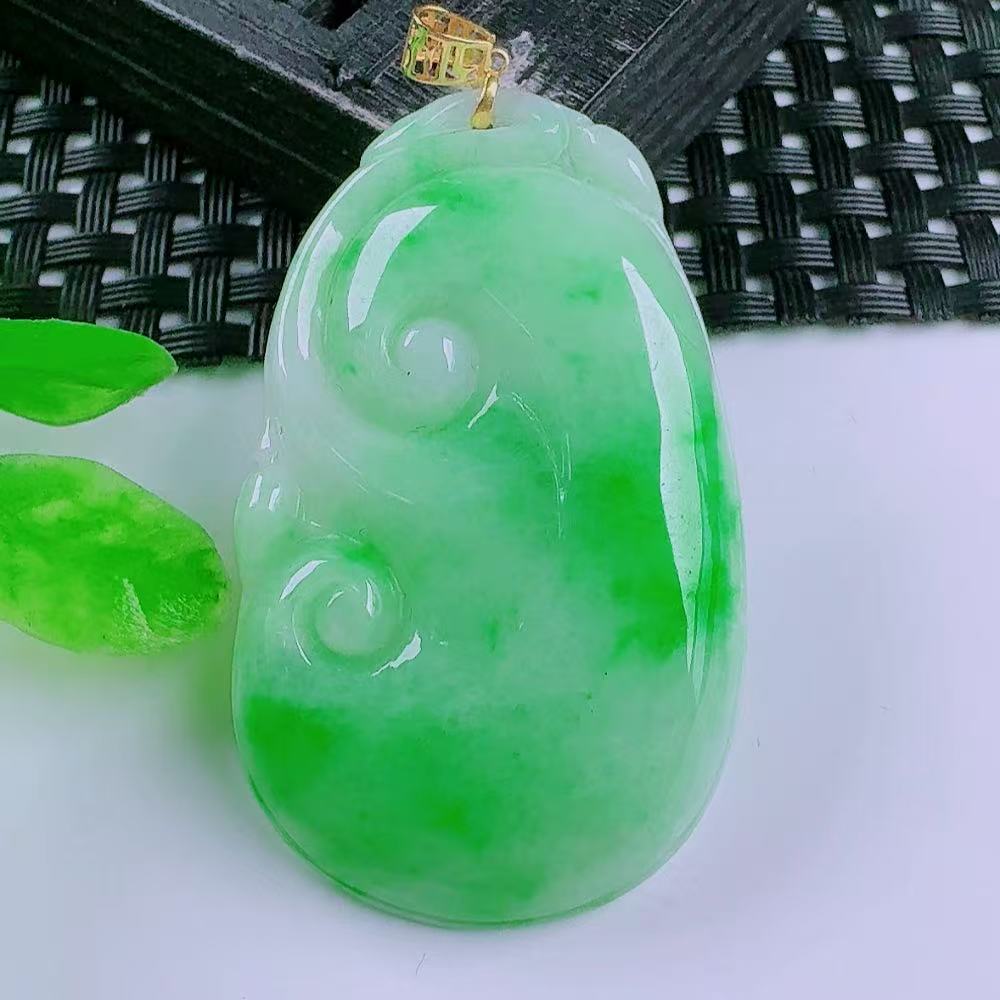 天然真品翡翠正品 冰18k金扣满阳绿阳色满绿精雕如意吊坠  9.56g