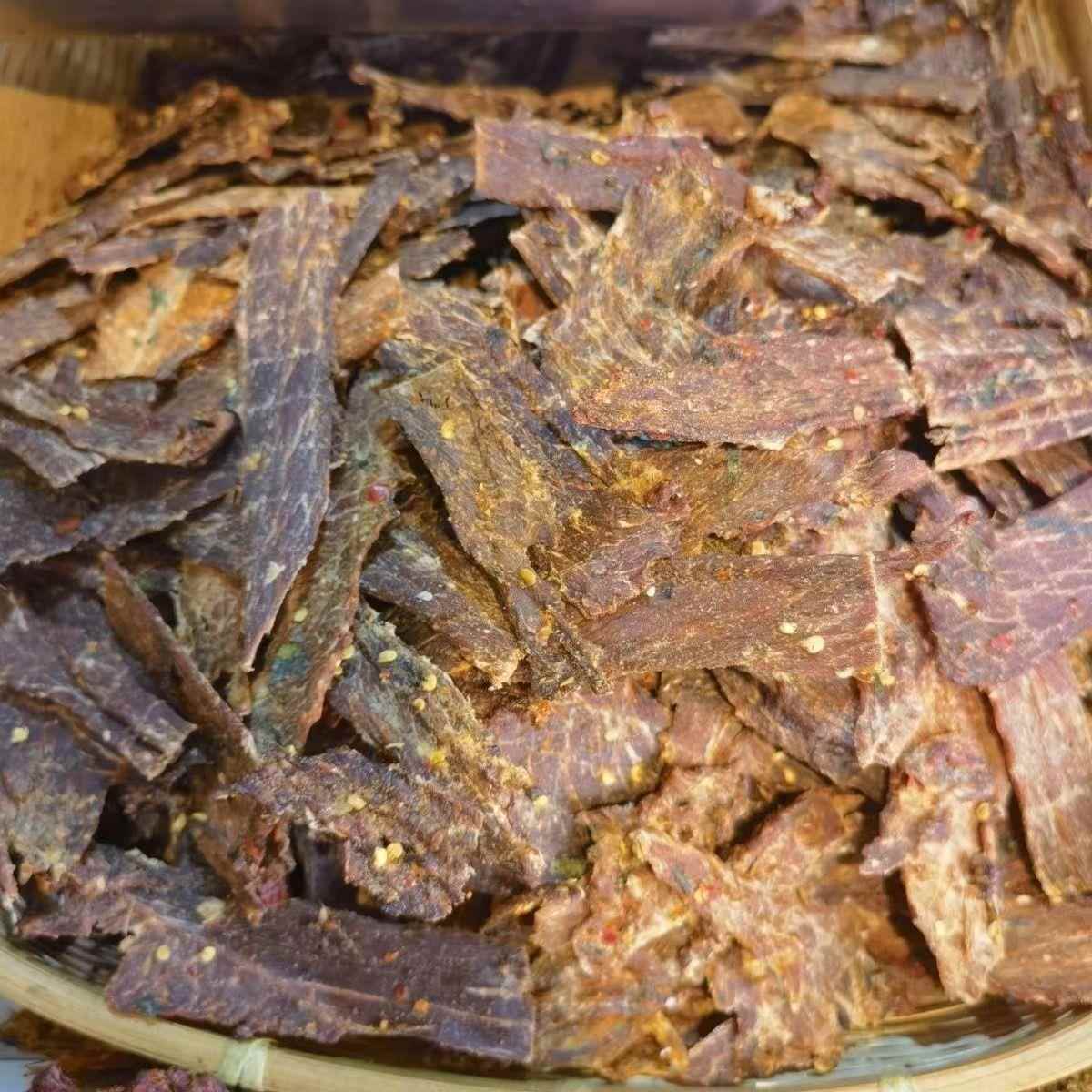 南德产宏特傣旺火烧芝麻干巴麻辣五香撕牛云肉香茅草干巴手零食
