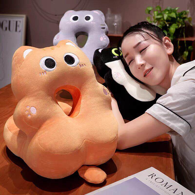 猫咪午睡枕趴睡枕小学生儿童桌子办公室午休枕头睡觉抱枕学校神器