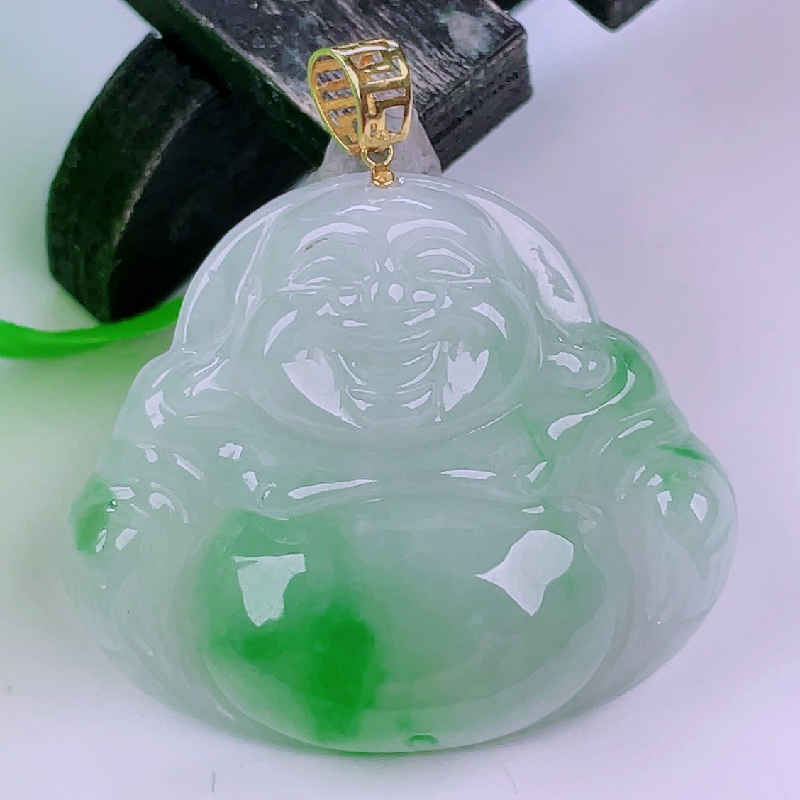 缅甸天然真品翡翠正品18k金扣头冰种飘绿花闪拍佛公玉石吊坠5.33g