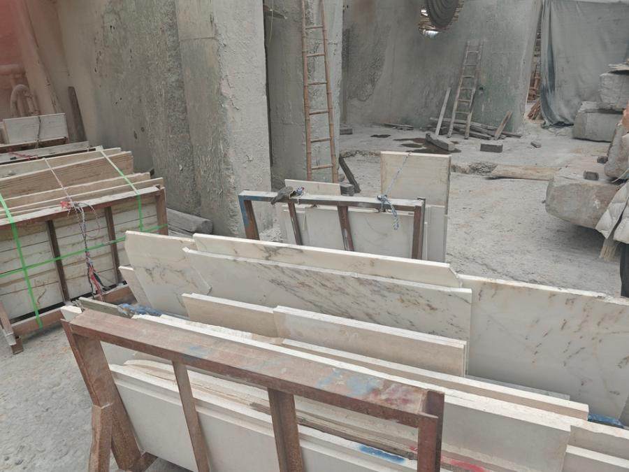 1月12日泉州装饰公司名下所罗门大理石网络拍卖公告