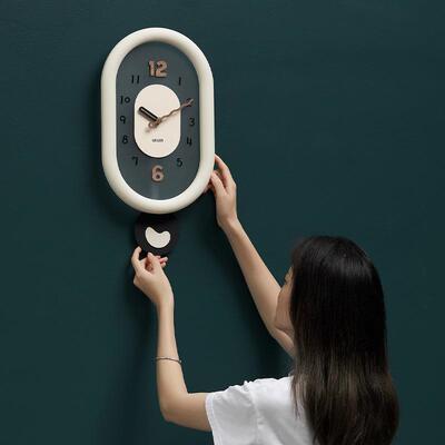 wozoom准时屋奶油风客厅挂钟轻奢创意挂墙时表钟墙尚TYOS318面装
