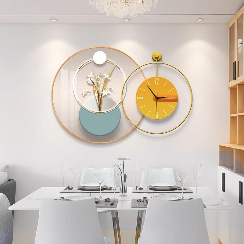 现代轻奢餐厅装饰画高档餐桌背景墙壁画厨房带钟画饭厅墙圆形挂画图片