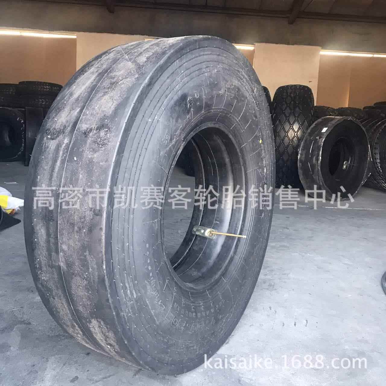 山推SR22M胶轮压路机900 11.00-20 13/80-20光面轮胎