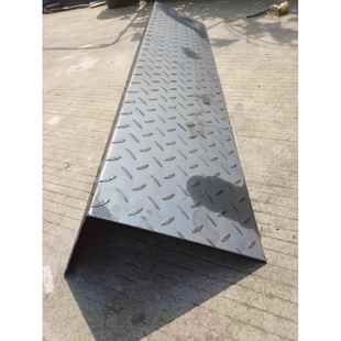 花纹板楼梯踏步板防滑板黑色钢板折弯加工厚2-5mm定制L型Z型U型板