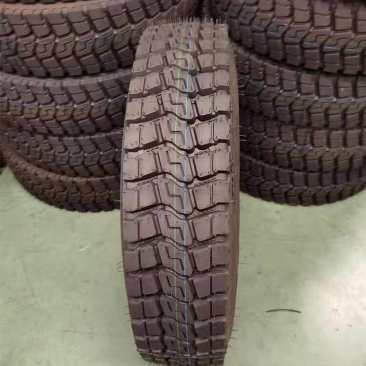 825R20汽车轮胎钢丝胎中块花纹重载货车卡车轮胎现货825r20