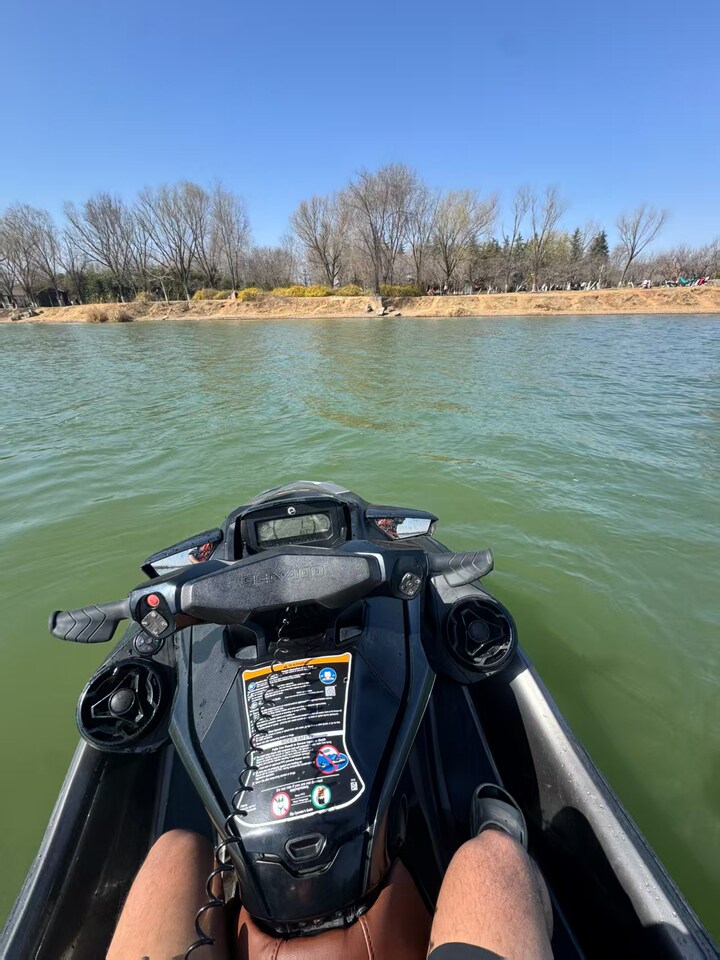 23年庞巴迪GTX170摩托艇三人座新款彩屏大连屏带音响倒档带拖车正常启动使用