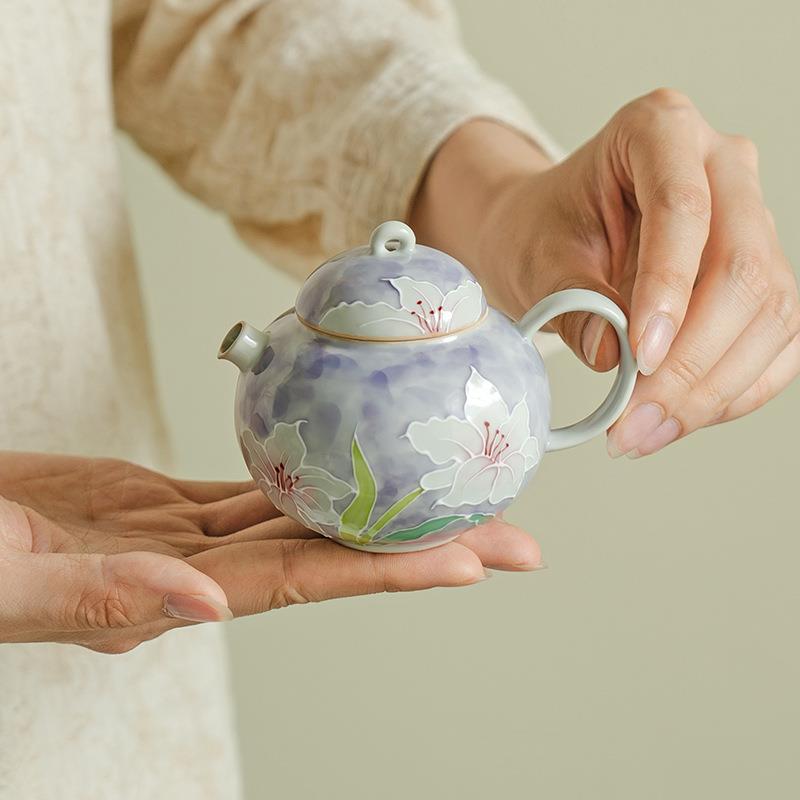 朦紫纯手绘百合芬芳圆肚茶壶陶瓷单个家用办公带把防烫泡茶器茶具