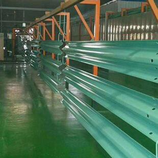 高速公路撞波形护栏板三护栏板137热栏镀锌喷塑双波护两波防护波