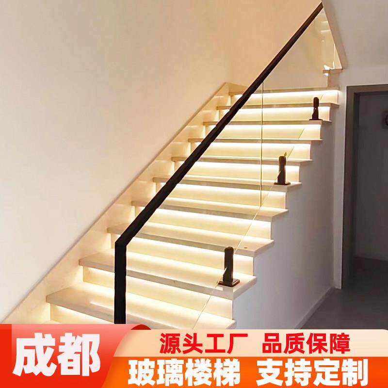 成都钢架玻璃楼梯扶手实木楼梯中式现代简约跃层别墅玻璃栏杆定制